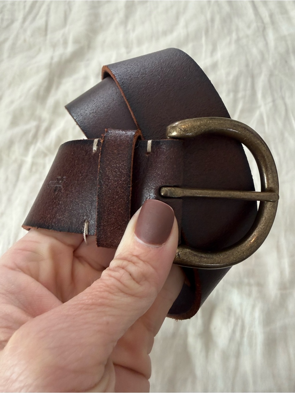 Frye Classic Brown Leather Belt with Antique Brass Buckle NWOT 1430